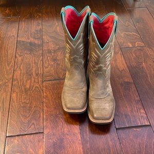 Ariat brown boots size 10 womens